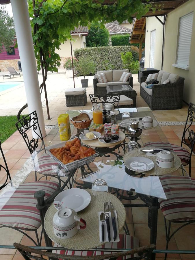Au Doux Repos Bed and Breakfast Lucbardez-et-Bargues Exteriör bild